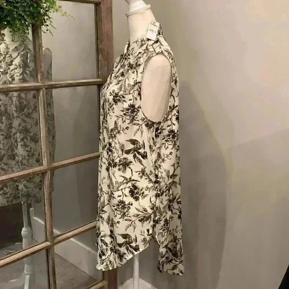 Express Floral Tunic - Picture 2 of 4